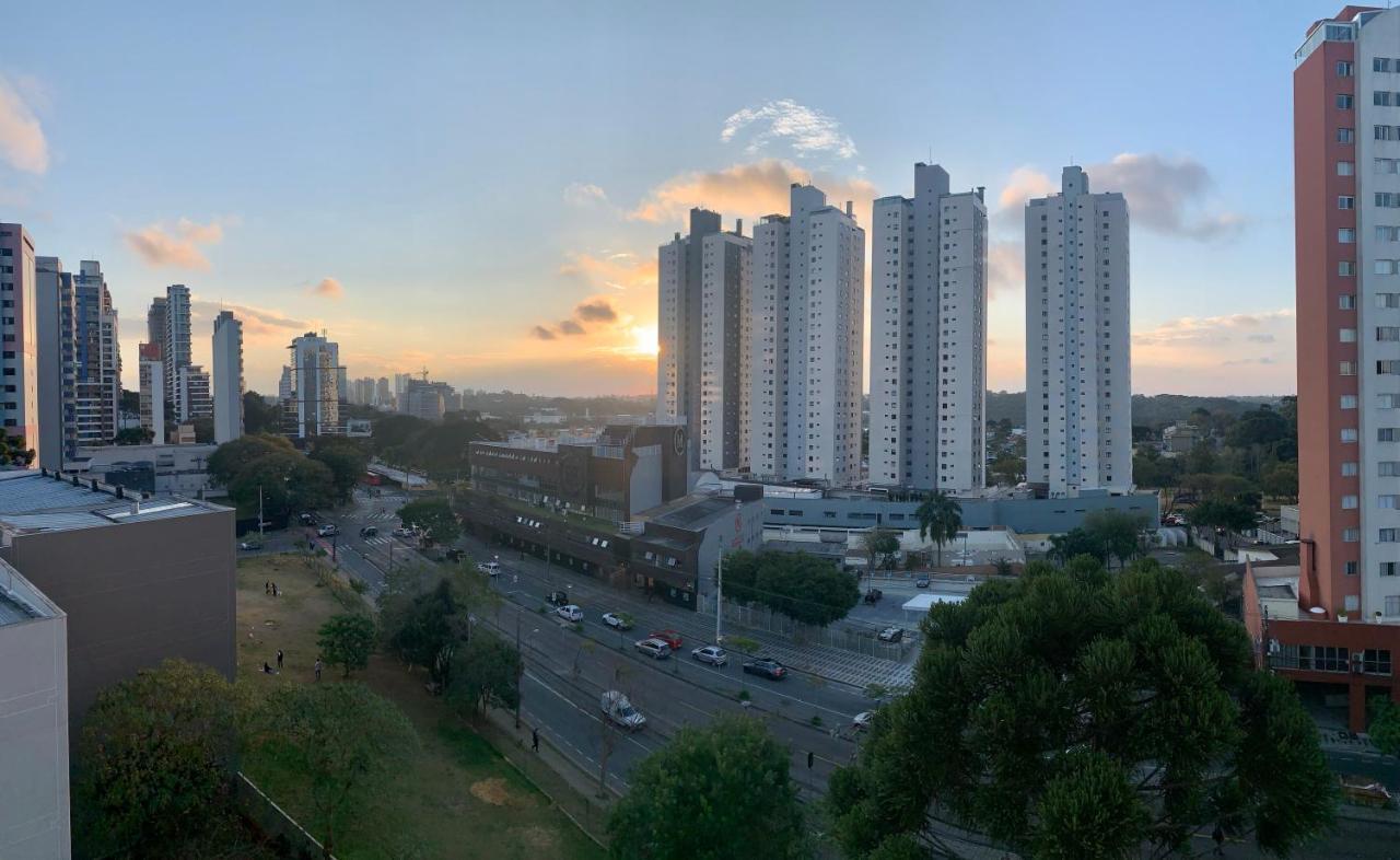 707- Apartamento Encantador, Amplo E Decorado, Quarto, Sala, Cozinha, Mobiliario Moderno, Cozinha Completa Com Utensilios , Excelente Vista Da Cidade E Localizacao Privelegiada No Bairro Bigorrilho กูรีตีบา ภายนอก รูปภาพ