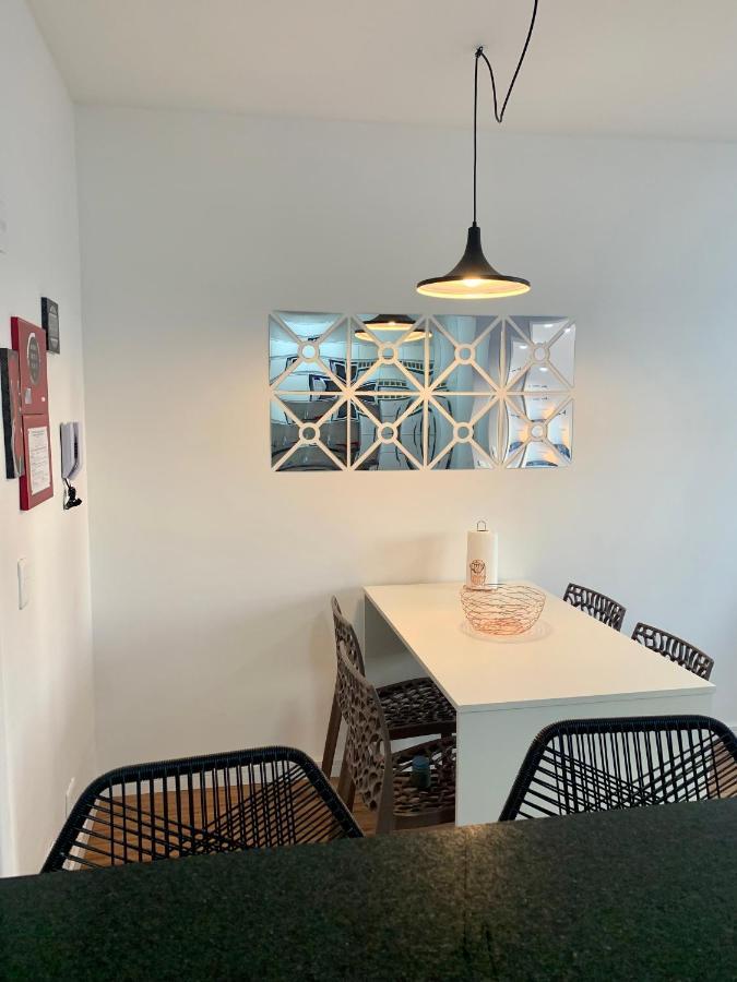 707- Apartamento Encantador, Amplo E Decorado, Quarto, Sala, Cozinha, Mobiliario Moderno, Cozinha Completa Com Utensilios , Excelente Vista Da Cidade E Localizacao Privelegiada No Bairro Bigorrilho กูรีตีบา ภายนอก รูปภาพ
