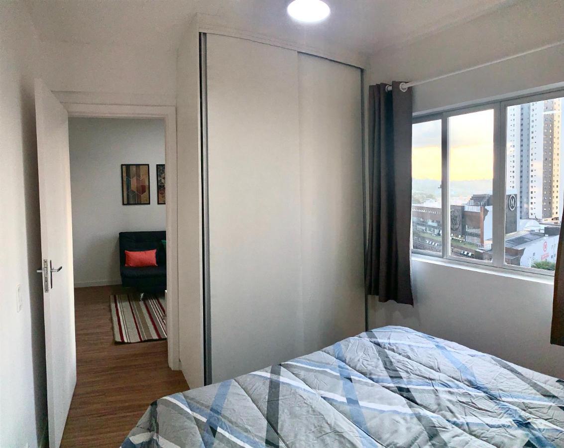 707- Apartamento Encantador, Amplo E Decorado, Quarto, Sala, Cozinha, Mobiliario Moderno, Cozinha Completa Com Utensilios , Excelente Vista Da Cidade E Localizacao Privelegiada No Bairro Bigorrilho กูรีตีบา ภายนอก รูปภาพ